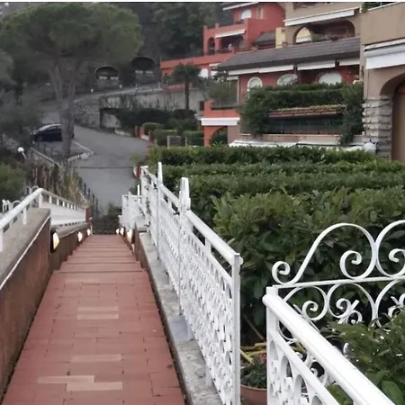アパート Portofino Est *