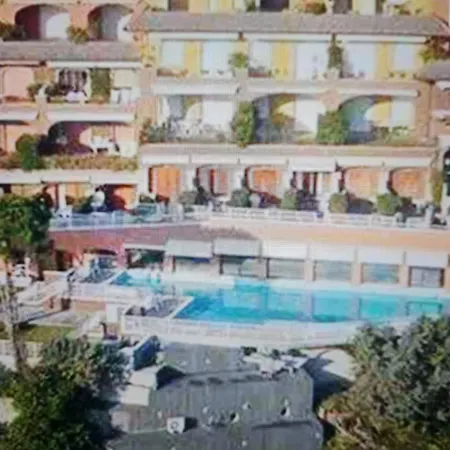 Portofino Est ラッパロ