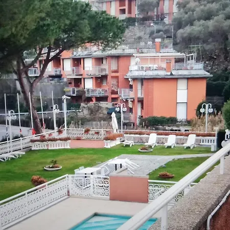 Portofino Est アパート